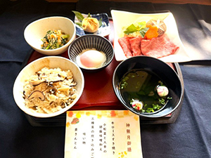 柔らか牛ロースのすき焼き御膳